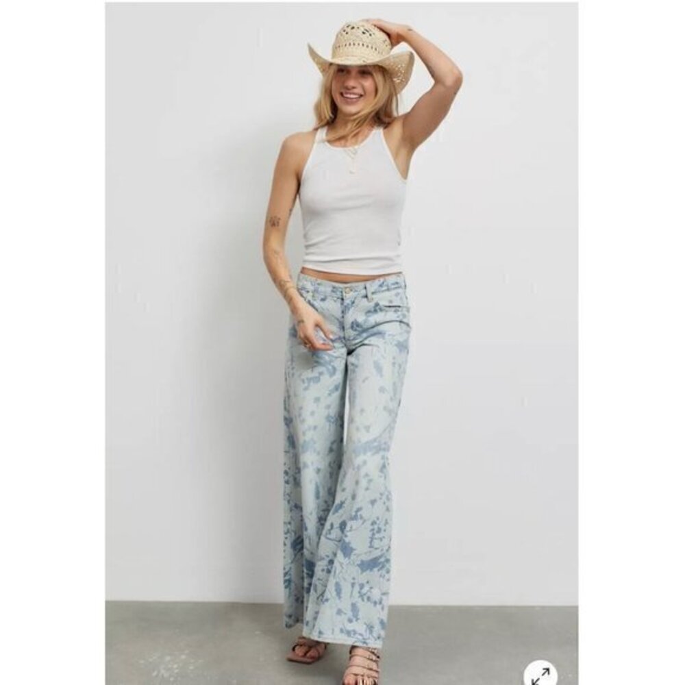 BDG Low & Wide Jean - Floral Print Size 27